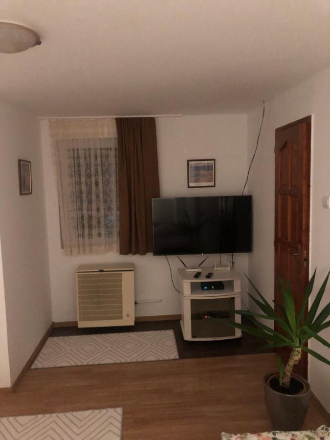 Agi Fogado Daire Kisujszallas Dış mekan fotoğraf